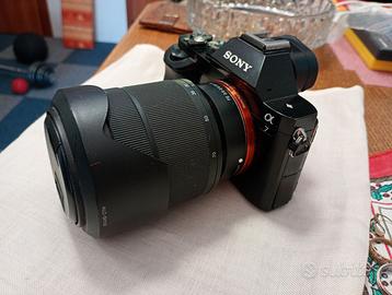 Sony Alpha 7  + obiettivo 28/70 mm (Standart)