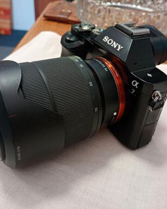 Sony Alpha 7  + obiettivo 28/70 mm (Standart)