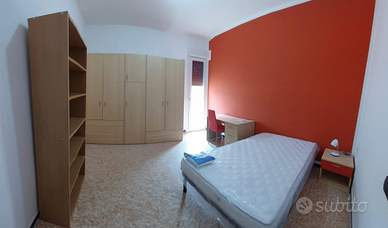CAMERA STUDENTESSA CENTRALE