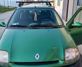 RENAULT Clio - 2002