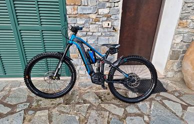 Bicicletta MTB elettrica e-bike