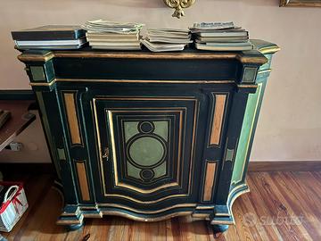 Antica credenza