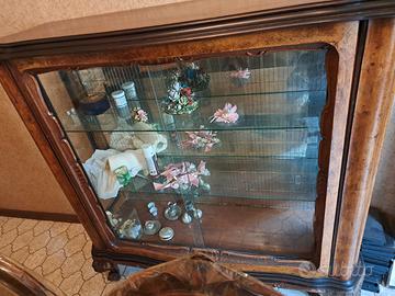 vetrina stile liberty 