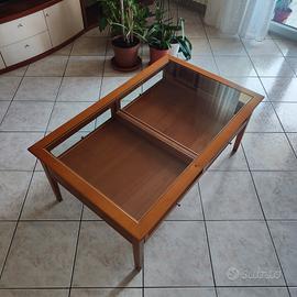 Tavolinetto basso in vetro con cassetti 