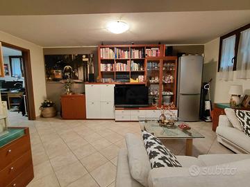 mobile soggiorno con libreria