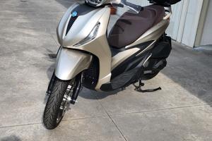 Beverly 300 HPE 