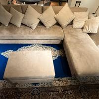 Divano con chaise loungue