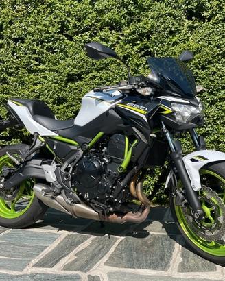 Kawasaki Z650 68 cv 5000 km 2021 pari al Nuovo