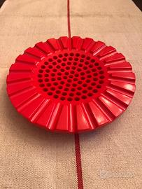 Posacenere Kartell rosso-icona del design italiano