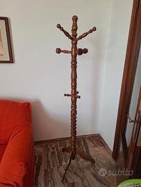 Appendi abiti in legno antico