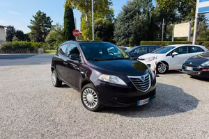 Lancia Ypsilon 0.9 TwinAir 85 CV 5 porte Metano Ec