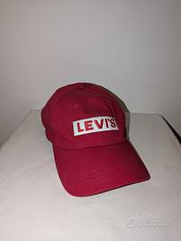 Cappellino Levis rosso