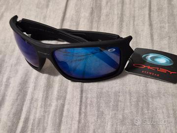 Oakley occhiali da sole lenti blu