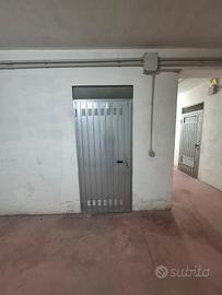 Locale Deposito 18 mq - NO AGENZIA - Accesso Carra