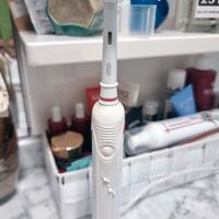 Spazzolino elettrico  Oral-B.