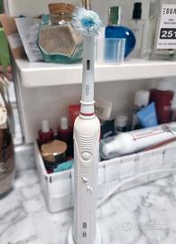 Spazzolino elettrico  Oral-B.