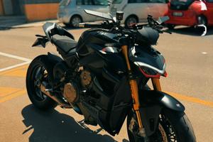DUCATI STREETFIGHTER V4S