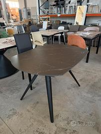 Tavolo allungabile in ceramica
