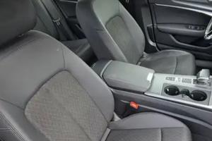 sedili elettrici riscaldati in pelle e stoffa audi