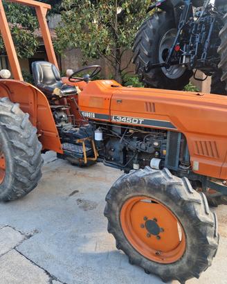 TRATTORE AGRICOLO USATO KUBOTA L345 DT