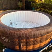 PISCINA IDROMASSAGGIO DA ESTERNO BESTWAY