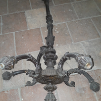 Lampadario antico in legno