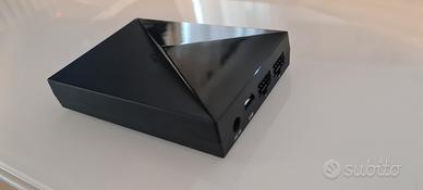 centralina per controllo luci nzxt hue+