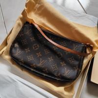 Pochette Louis Vuitton 