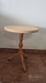 Tavolino rotondo in legno