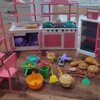 Cucina per casa delle bambole.