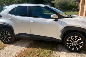 TOYOTA YARIS CROSS BIANCO PERLA