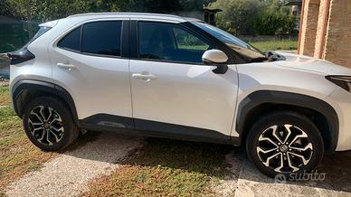 TOYOTA YARIS CROSS BIANCO PERLA
