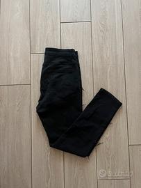 Jeans Neri, Modello: Slim Fit, Marca: SHEIN
