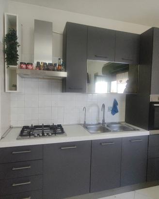 Cucina lineare moderna