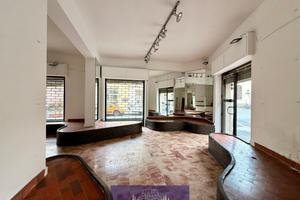 Oltre 3 vetrine a Firenze