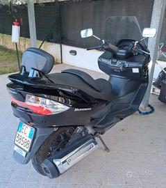 Burgman 400 con 18 mila km (nuovo)