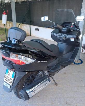 Burgman 400 con 18 mila km (nuovo)