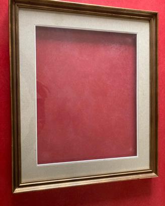 Cornice classica in legno dorato passepartout