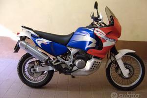 Honda Africa Twin 750 cc.