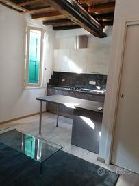 Centro Storico: trilocale arredato