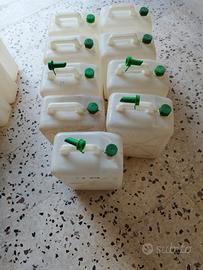 Bidoni in plastica per olio