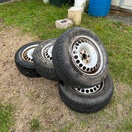 Gomme 225/60/16