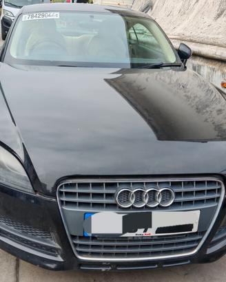 Audi TT Coupé 8j 2.0 tfsi anno 2009 per ricambi (2