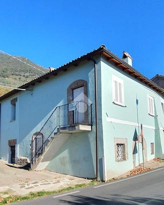 CASA SEMINDIPENDENTE A SERRONE