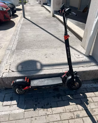 Monopattino elettrico engue