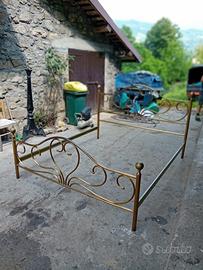 Letto matrimoniale antico