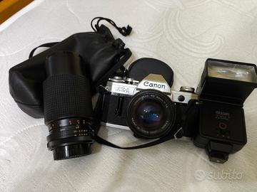 Fotocamera Canon AE-1 teleobiettivo e flash 