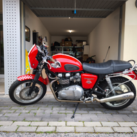 Triumph thruxton 900