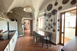 Rustico / Casale di 135 m² con 5 locali a Albenga