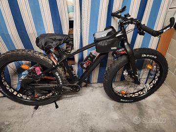 FATBIKE SPECIALIZED i IN CARBONIO